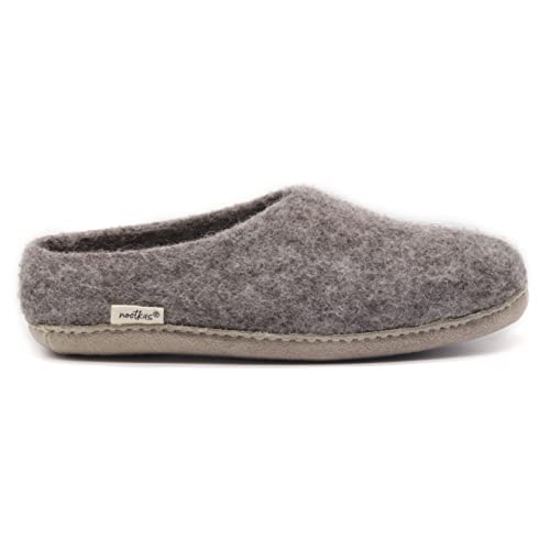 Image of Men's 'Newport' Wool House Shoe