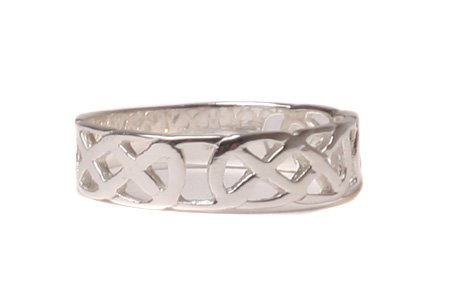 Femme argent : collier en argent massif chic pour un style minimaliste