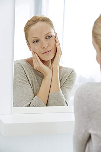 NIVEA BB Crème FPS 15 Teinte Claire (1 x 50 ml), Crème hydratante visage à l'huile de Jojoba BIO, Soin de jour FPS 15 pour unifier le teint et estomper les imperfections, hydratation 24h (Lot de 2)