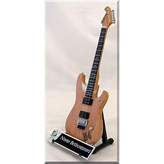 NUNO BETTENCOURT Guitare Miniature N4 avec médiator - Les Beatles, Paul McCartney, John Lennon, RIngo Starr, George Harrison NUNO BETTENCOURT Guitare Miniature N4 avec médiator – Image 2