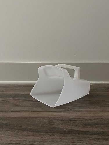 Rubbermaid 085027 Polyethylene Scoop 4.2 gal (1.9 L) Commercial Use