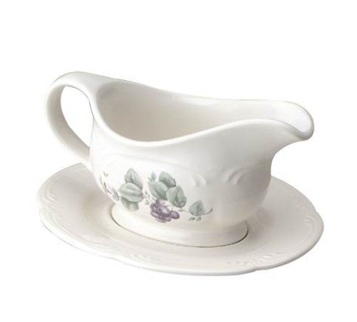 Pfaltzgraff Grapevine Gravy Boat W/Saucer #TOP11