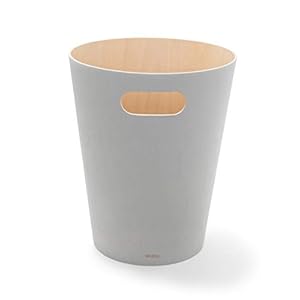 Umbra Woodrow Abfalleimer – Zweifarbiger Holz Papierkorb für Büro, Badezimmer, Wohnzimmer und Mehr, 7,5l Fassungsvermögen, Natur / Hellgrau