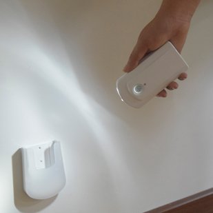 Juvo Wonderlite Cum Torch from SeniorWorld β Help Kids and Elders Avoid Accidents in The Dark. Motion Sensor Activated, Battery Operated LED Automatic Night Light 4