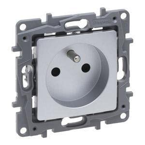 Niloe Selection Socket 2p+avec 16A 250V (avec ouverture, pinces automatiques) aluminium 762125 legrand 3414971963528