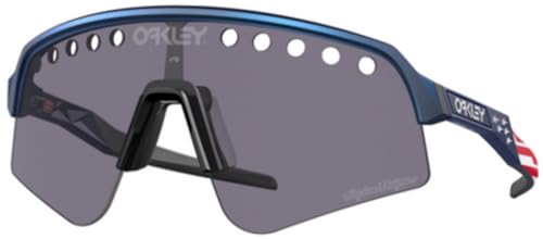 Oakley OO9465 Sunglasses Bundle: OO 9465 SUTRO LITE SWEEP 946528 Tld Blue Colorshift/Prizm Grey Policarbonate Standard and Eyewear Cleaning Kit