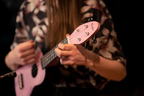 Ortega Guitars Ukulélé Soprano rose – Keiki K2 – Kit de démarrage incluant Accordeur, Courroie, 5 Médiators Medium et… - Les Beatles, Paul McCartney, John Lennon, RIngo Starr, George Harrison Ortega Guitars Ukulélé Soprano rose - Keiki K2 - Kit de démarrage incluant Accordeur, Courroie, 5 Médiators Medium et… – Image 5