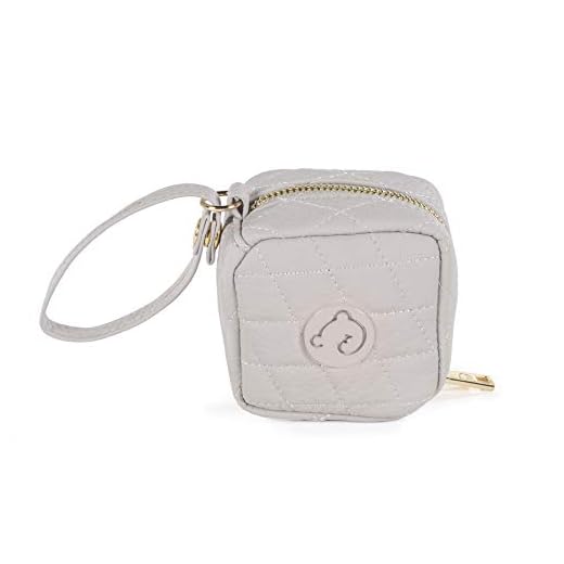 Pasito a Pasito. Funda Portachupete de Bebé María. Asa de mano con broche lateral para colgar en el cochecito o bolsa de maternidad. Eco-leather tipo vacuno Color Gris. Medidas: 8x8x7cm.