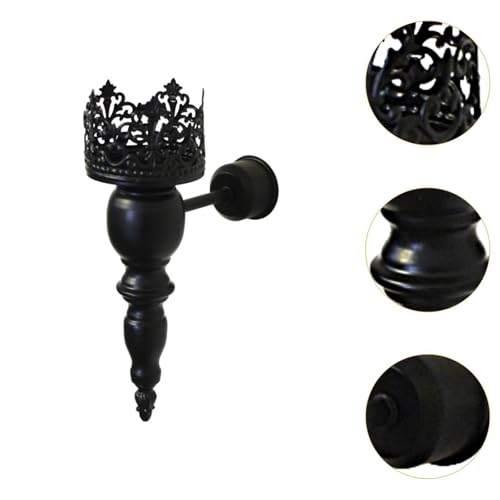 Bougeoirs muraux dorés pour illuminer un salon sombre