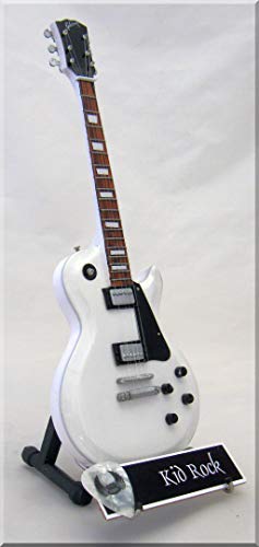 KID ROCK Guitare Miniature avec médiator Black Beer - Les Beatles, Paul McCartney, John Lennon, RIngo Starr, George Harrison KID ROCK Guitare Miniature avec médiator Black Beer