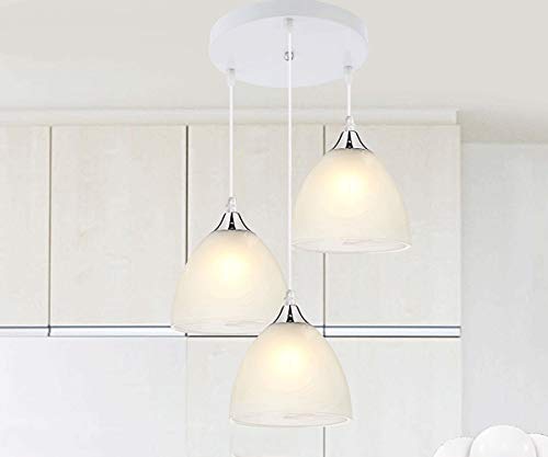 Luminaire suspendu en verre blanc pour illuminer un escalier sombre