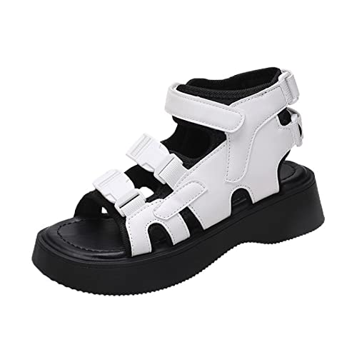 Sandales trend summer femmes pour flâner en ville durant les vacances