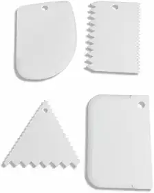 Kit Espátulas Decorativas para Bolo, 4 Peças, Branco, Plástico, Raspadores para Confeitaria, Massas e Wave Cake