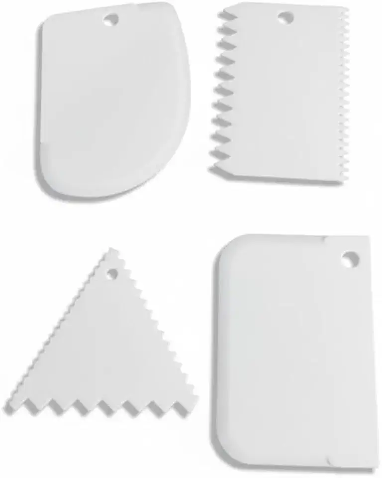 Kit Espátulas Decorativas para Bolo, 4 Peças, Branco, Plástico, Raspadores para Confeitaria, Massas e Wave Cake