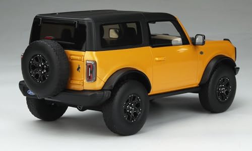 2021 Ford Bronco Wildtrak en escala 1:18 por GT Spirit miniatura 4