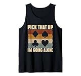Vous êtes à la recherche de cadeaux pour les amateurs d'euchre ? Eh bien, ce design dispose d'un graphique de lignes de coucher de soleil vintage avec une silhouette de symboles de carte à jouer qui dit « Pick That Up I'm Going Alone » est parfait pour les joueurs d'euchre et les amateurs d'euchre