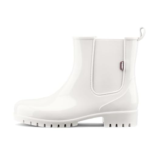 25 Rainy Day Outfits for Women – Chic Looks to Stay Stylish in Wet Weather Rain Boots