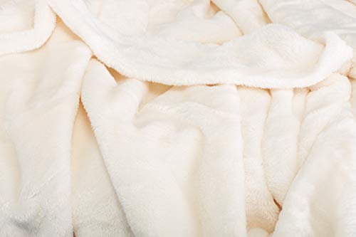 Couverture douillette microfibre pour soirées cocooning au salon