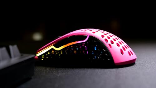 M4 RGB, Mouse da Gaming Cablato Ultra-Leggero, Design Ergonomico per Destrimani, Sensore Pixart 3389, Illuminazione RGB Regolabile, Edizione Rosa - Mouse gaming - Immagine 3