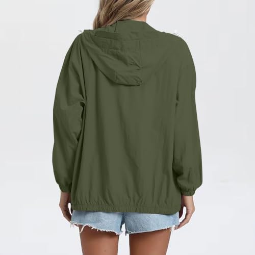 Cortavientos impermeable mujer para protegerte de la lluvia 4