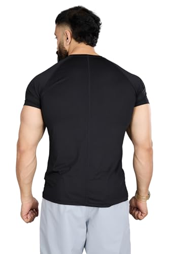 Image of FUAARK Men Solid Round Neck Slim Fit Tshirt