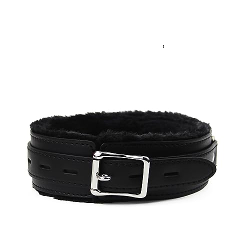 Leather choker Collar with Lock Adjustable Size for women3