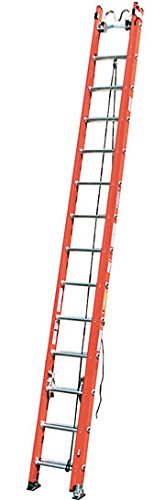 Werner D6228-2X0010 28' Fiberglass Flat D-Rung Extension Ladder w/Padded V-Rung, Cable Hooks, and Leveler Attached - 300lb Rated