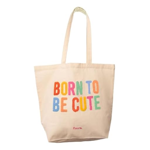 Fisura – Tote bag de algodón con mensaje en borreguillo “born to be cute”. Bolsa de algodón 100% con bolsillo interior. Bolsa tote original para compra. 70 x 51 cm. | Ya disponible en tu tienda friki favorita! En mundofriki.es!
