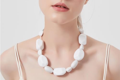 Giuesytic White Beaded Rock Bone Pebble Choker Classic Statement Necklace Halloween Costumes for Women Cosplay Accessories Carnival Accessory Jewelry3