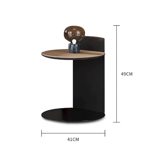 Petite table en bois compacte pour optimiser l'espace du salon