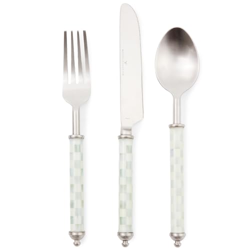 Where does the fork go on a place setting