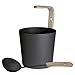 Produktbild LUMO Earth 6,5L Sauna Kübel und Kelle mit Holzgriff, meerwasserbeständiges Aluminium, Schwarz Saunakübel Set - Finnisches Design, hergestellt in Finnland