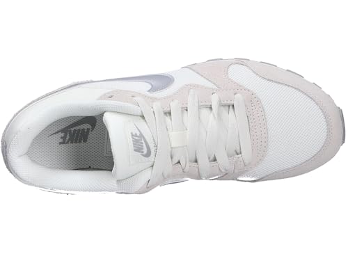 Nike MD Runner 2 chaussures de course légères avec détails argentés