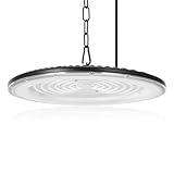 【Unstoppable par tous les temps】Notre éclairage d'entrepôt, fabriqué à partir d'aluminium moulé sous pression robuste et étanche IP66, est une force avec laquelle il faut compter. Indestructible, qu'il pleuve ou qu'il vente, il fournit un éclairage inébranlable même les jours les plus sombres. Cet projecteur LED pour grande est non seulement étanche mais aussi résistant aux intempéries, ce qui en fait un choix sûr pour une utilisation en extérieur.