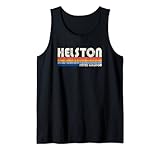 Le parfait design rétro Helston, hipster britannique. Ce design rétro a Helston dans une police de retour cool avec des rayures colorées. Le look vieilli de ce design lui donne un look classique vintage que tout le monde va adorer