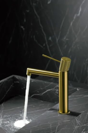 IMEX Grifo Monomando Lavabo - BDD038-1 Cuerpo de Latón, Cartucho Cerámico Ø26mm TOP, Flexos 3/8”, Serie Line (Oro Cepillado)