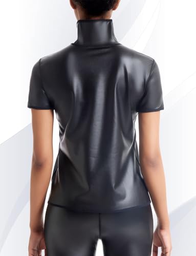 Camiseta de manga corta acabado látex con texturas premium efecto mojado 2