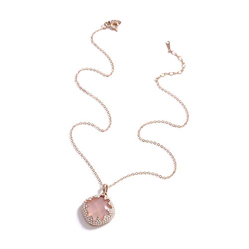 Collier de clavicule en cristal au fini rétro sauvage et allure business chic