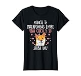 Usa esta linda Amor Entre Chica Y Teckel Shiba Inu Camiseta para los amantes de los perros: Es una idea de regalo genial para los fanáticos de los cachorros para cumpleaños, Navidad, día de la madre, día del padre.