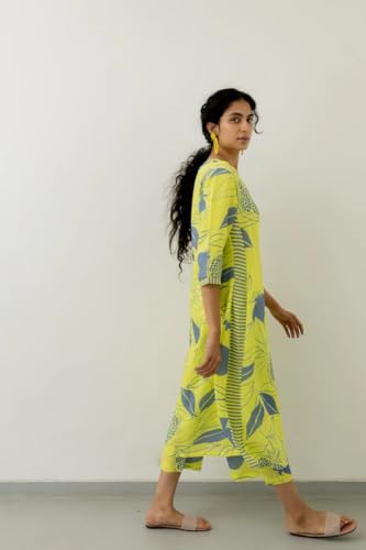 Image of LookMark Women's Floral Printed Cotton Blend 3 /4th Sleeve Knee Length V-Neck Kurta and Palazzo Set for Women AZ-LM-OG-KS2144-Parent