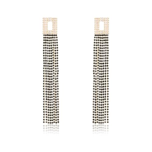Boucles d'oreilles longues pour vos soirées, le pompon ajusté parfait