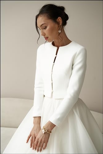 Elegant Bridal Wool Jacket with Pearl Buttons, White Wedding Coat for Brides, Luxurious Pearl-Buttoned Bridal Outerwear, Wool Wedding Dress Jacket, Sophisticated White Bridal Coat with Pearls (0 US)4
