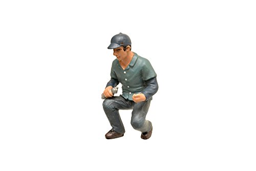 American Diorama Mechanic Lucas Figure for 1:24 Diecast Model Cars