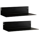 KLARE LINIEN UND FESTE STRUKTUREN. Unser industrial Wandregal 'Der Winkeladvokat' bringt durch Design aus geraden Linien und symmetrischen Formen Struktur in dein Zuhause - ganz ohne Jurastudium. Designed in Dänemark.