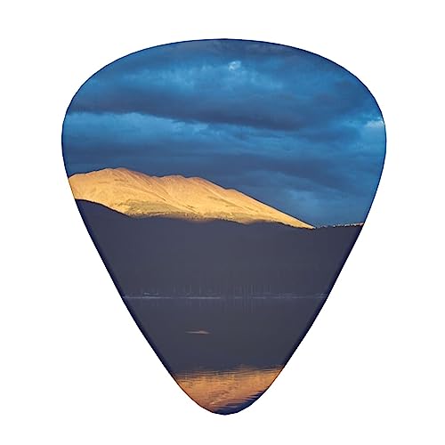 Mountains Lot de 12 médiators tendance et durables dans une boîte pour ukulélé guitare électrique basse - Les Beatles, Paul McCartney, John Lennon, RIngo Starr, George Harrison Mountains Lot de 12 médiators tendance et durables dans une boîte pour ukulélé guitare électrique basse