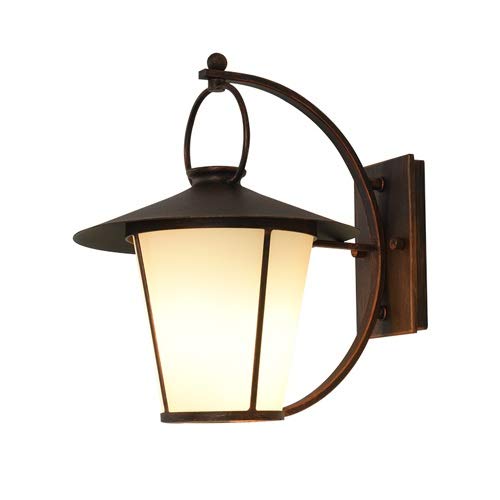 Lumière murale étanche pour sécuriser et illuminer votre escalier extérieur chaque soir