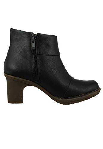 El Naturalista Donna Stivaletti, Signora