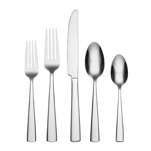 How to eat pancakes with a fork or a spoon