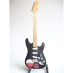 Guitare miniature Stratocaster The Wall Pink Floyd - Les Beatles, Paul McCartney, John Lennon, RIngo Starr, George Harrison