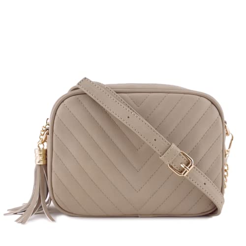 Image of Simple Shoulder Crossbody Bag With Metal Chain Strap And Tassel Top Zipper